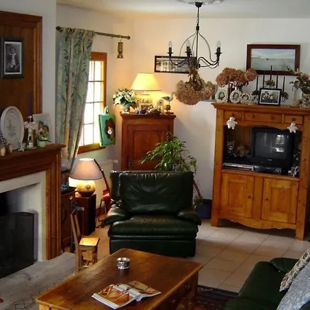 Cozy Holiday Home In Montebourg With Garden * Montebourg